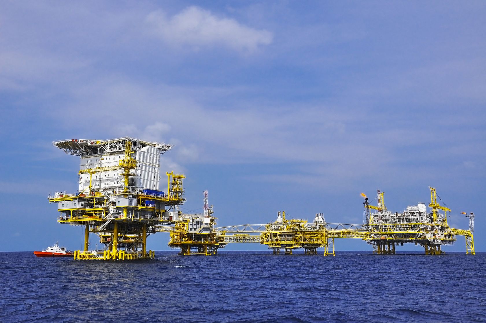 20630431-offshore-oil-rig-drilling-platform-off-the-gulf-of-thailand